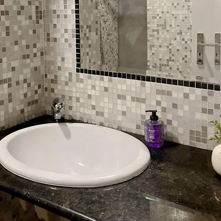 Almirante Apartment + Garden Лиссабон